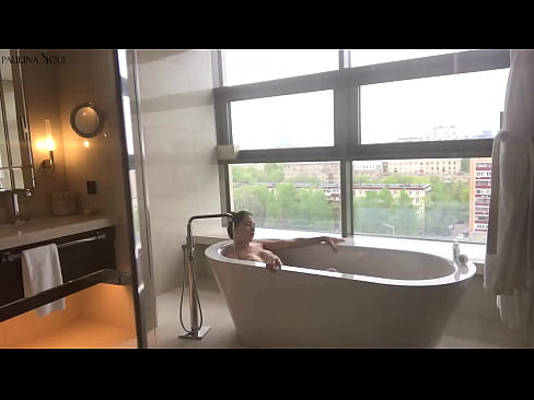 ❤️ Enorme babe die hartstochtelijk haar poesje aftrekt in de badkamer ❤❌ Sex video at nl.virtsextor.ru ❌️ ❌️❤